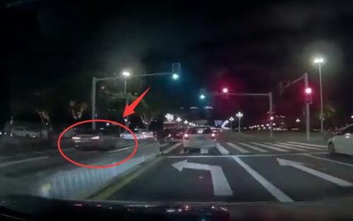 珠海车祸最新爆料,悲剧现场细节曝光,事故原因引关注 第1张 珠海车祸最新爆料,悲剧现场细节曝光,事故原因引关注 第1张